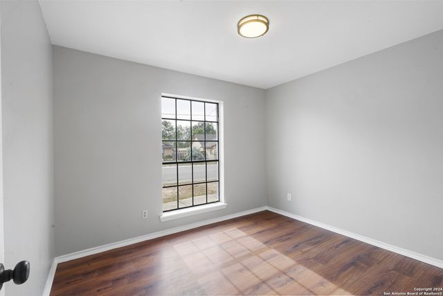 357 Paisano St, New Braunfels, TX 78130