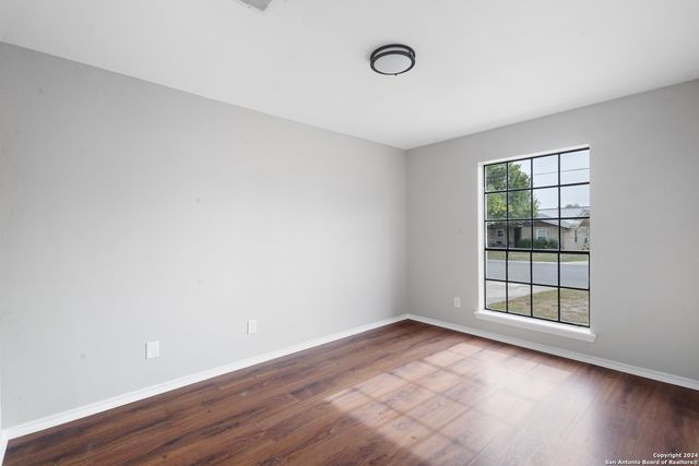 357 Paisano St, New Braunfels, TX 78130