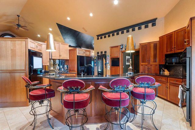 3718 WESTWOOD LANE, Manitowoc, WI 54220