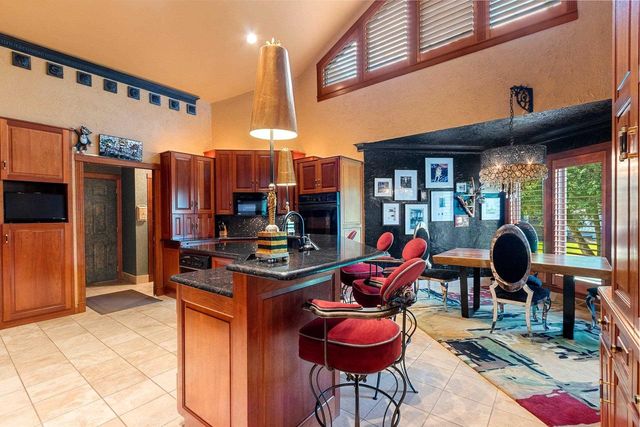 3718 WESTWOOD LANE, Manitowoc, WI 54220