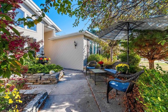 3718 WESTWOOD LANE, Manitowoc, WI 54220