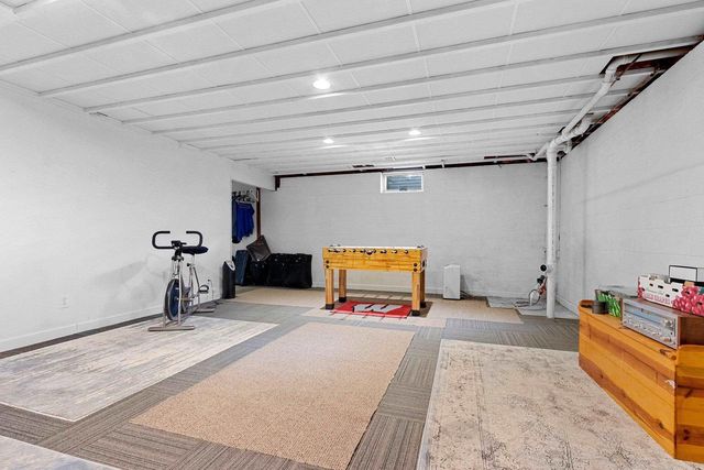 3718 WESTWOOD LANE, Manitowoc, WI 54220