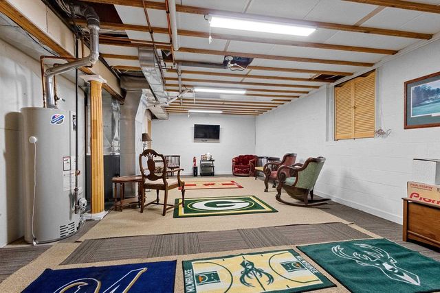 3718 WESTWOOD LANE, Manitowoc, WI 54220