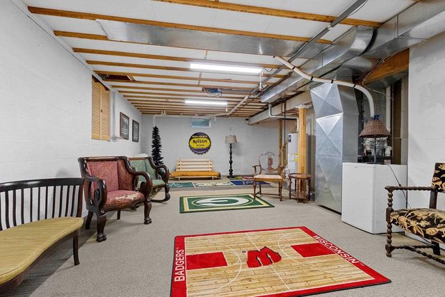 3718 WESTWOOD LANE, Manitowoc, WI 54220