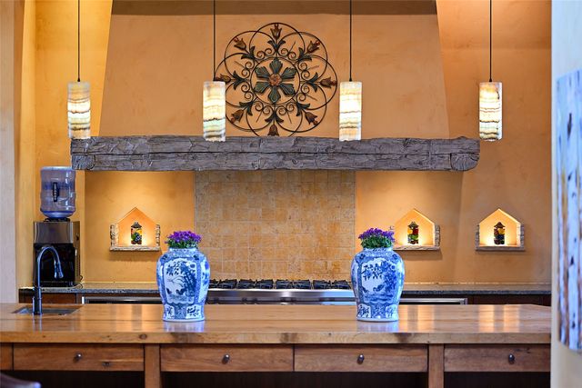 35 Vista Hermosa, Santa Fe, NM 87506