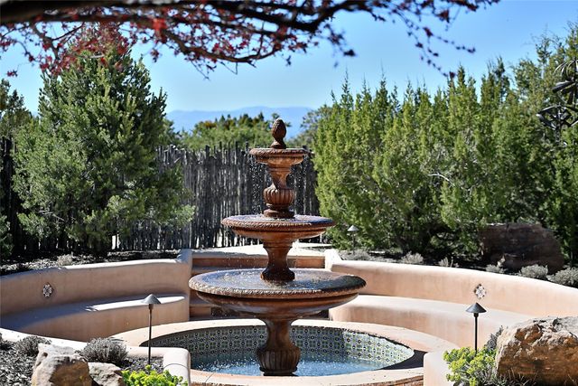 35 Vista Hermosa, Santa Fe, NM 87506