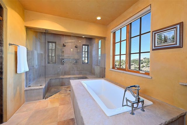 35 Vista Hermosa, Santa Fe, NM 87506