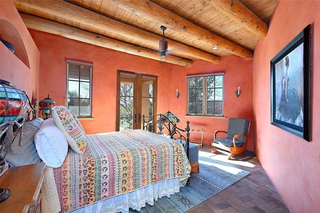 35 Vista Hermosa, Santa Fe, NM 87506