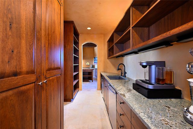 35 Vista Hermosa, Santa Fe, NM 87506