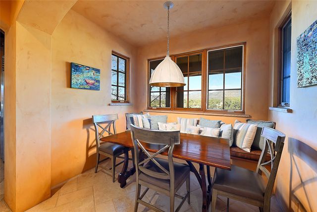 35 Vista Hermosa, Santa Fe, NM 87506