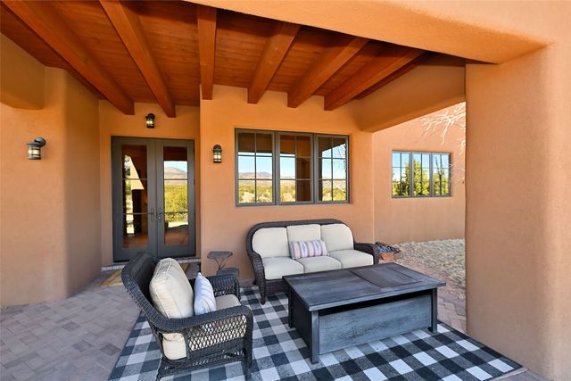 35 Vista Hermosa, Santa Fe, NM 87506