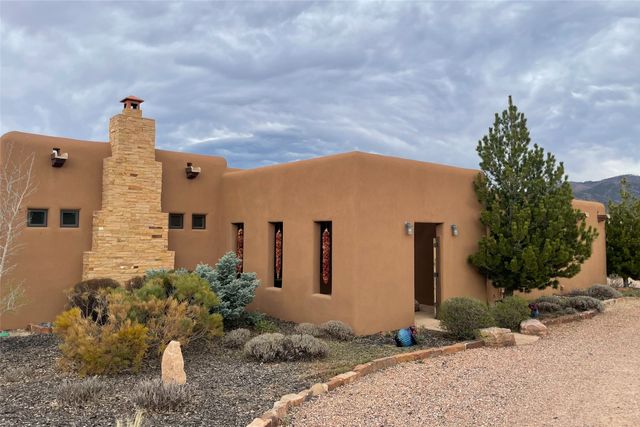 35 Vista Hermosa, Santa Fe, NM 87506