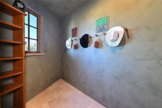 35 Vista Hermosa, Santa Fe, NM 87506