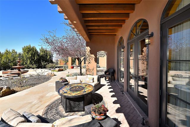 35 Vista Hermosa, Santa Fe, NM 87506