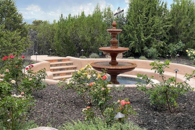 35 Vista Hermosa, Santa Fe, NM 87506