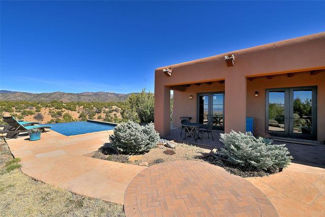 35 Vista Hermosa, Santa Fe, NM 87506
