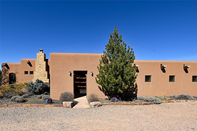 35 Vista Hermosa, Santa Fe, NM 87506