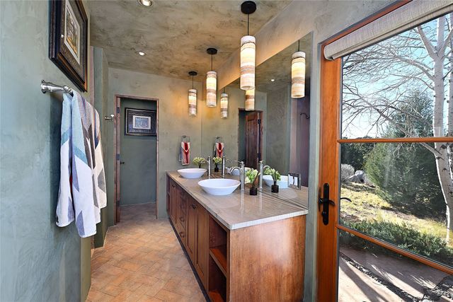 35 Vista Hermosa, Santa Fe, NM 87506