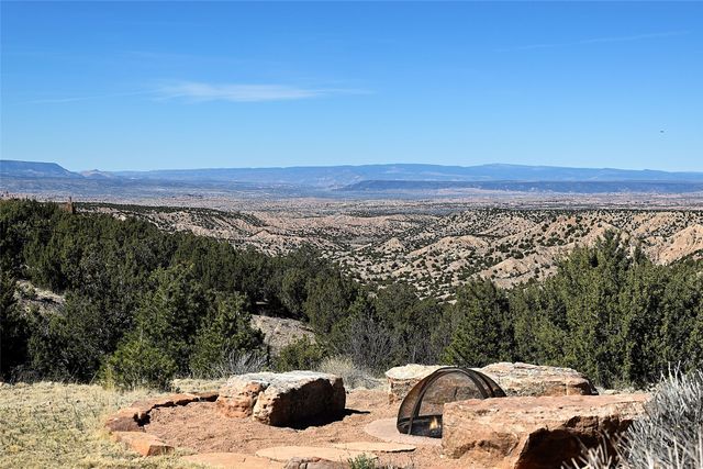 35 Vista Hermosa, Santa Fe, NM 87506