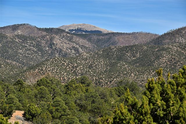 35 Vista Hermosa, Santa Fe, NM 87506