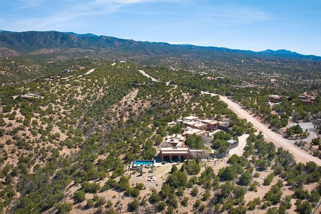 35 Vista Hermosa, Santa Fe, NM 87506