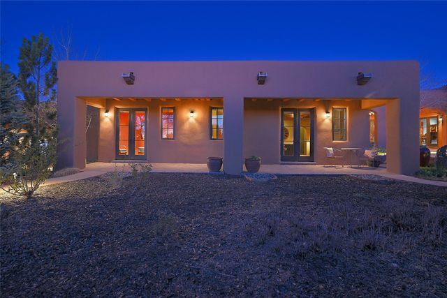 35 Vista Hermosa, Santa Fe, NM 87506