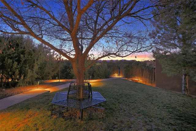 35 Vista Hermosa, Santa Fe, NM 87506