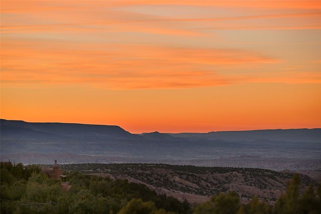 35 Vista Hermosa, Santa Fe, NM 87506