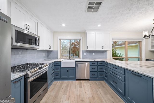 1365 Ridgefield Drive, Roswell, GA 30075