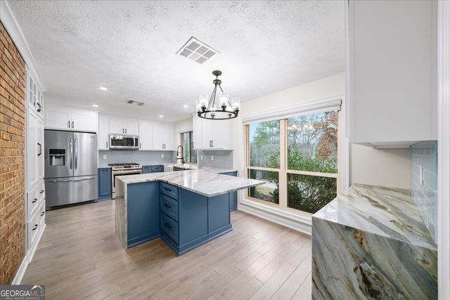 1365 Ridgefield Drive, Roswell, GA 30075