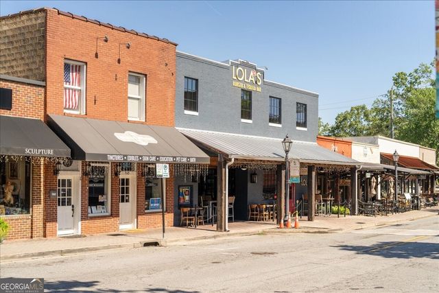 1365 Ridgefield Drive, Roswell, GA 30075