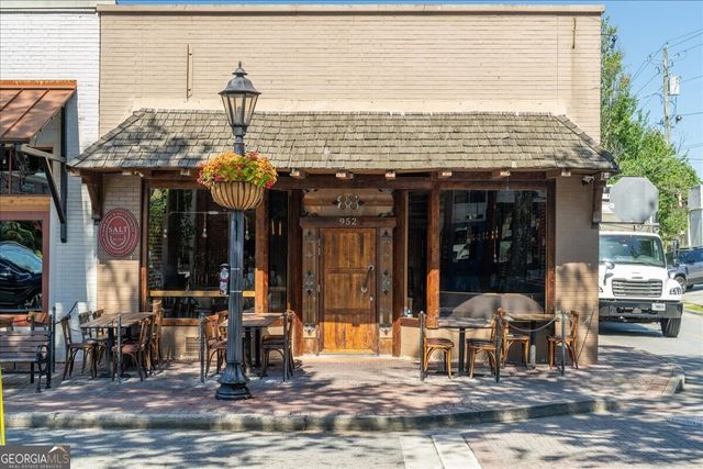 1365 Ridgefield Drive, Roswell, GA 30075