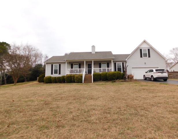 215 Elliott Ct, Columbia, TN 38401
