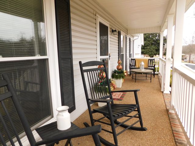 215 Elliott Ct, Columbia, TN 38401