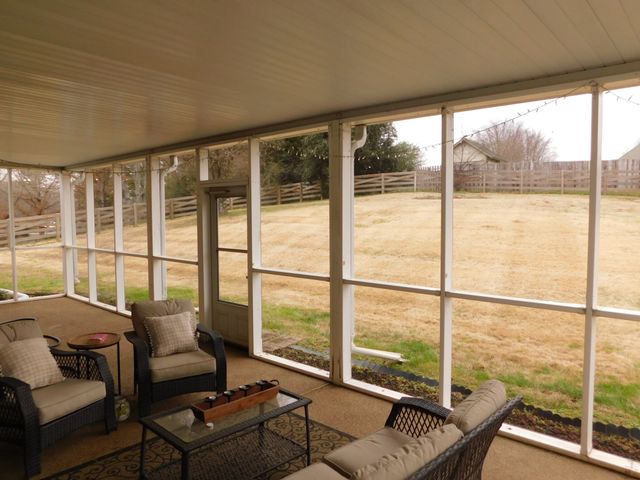 215 Elliott Ct, Columbia, TN 38401