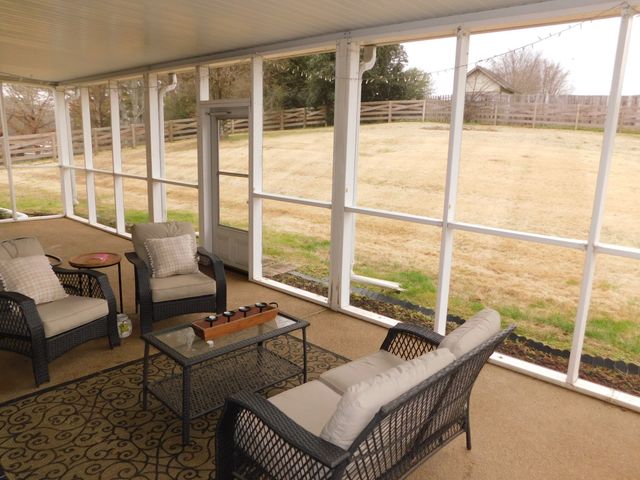 215 Elliott Ct, Columbia, TN 38401