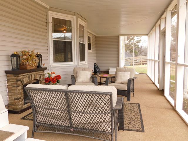 215 Elliott Ct, Columbia, TN 38401