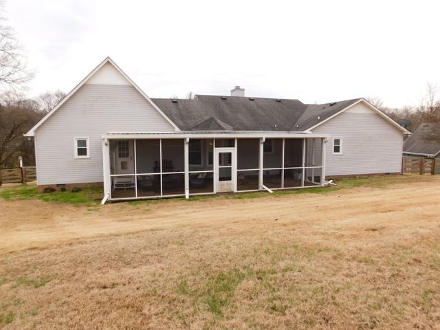 215 Elliott Ct, Columbia, TN 38401