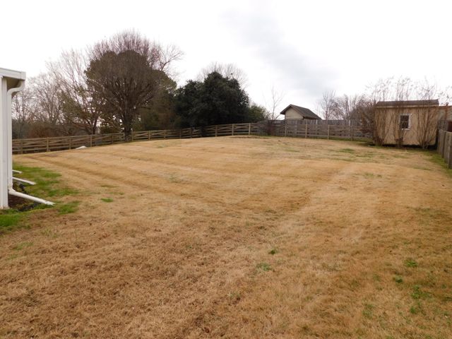 215 Elliott Ct, Columbia, TN 38401