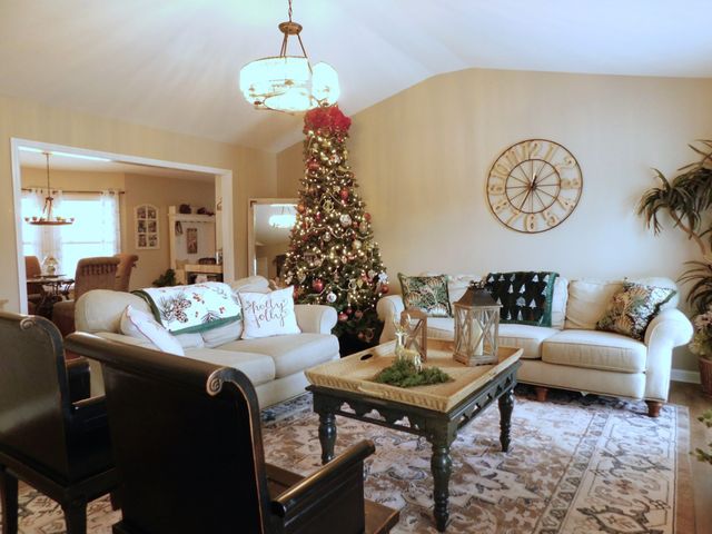 215 Elliott Ct, Columbia, TN 38401