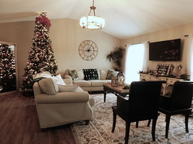 215 Elliott Ct, Columbia, TN 38401