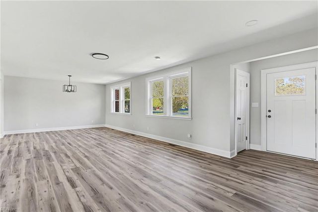 414 West RD, Portsmouth, VA 23707