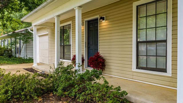65 Point West Circle, Little Rock, AR 72211