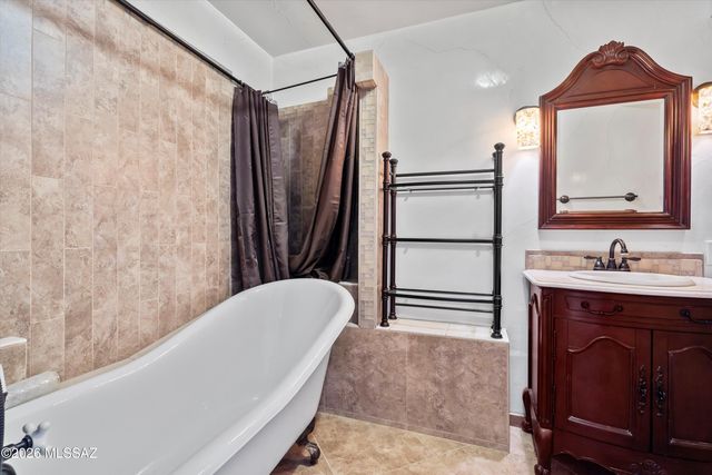 40 N Leonora Avenue, Tucson, AZ 85711