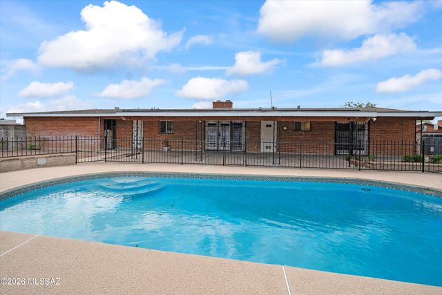 40 N Leonora Avenue, Tucson, AZ 85711