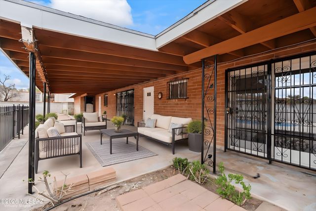40 N Leonora Avenue, Tucson, AZ 85711