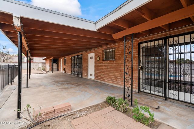 40 N Leonora Avenue, Tucson, AZ 85711