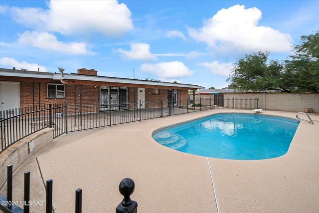 40 N Leonora Avenue, Tucson, AZ 85711