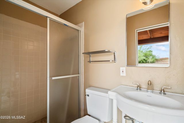 40 N Leonora Avenue, Tucson, AZ 85711