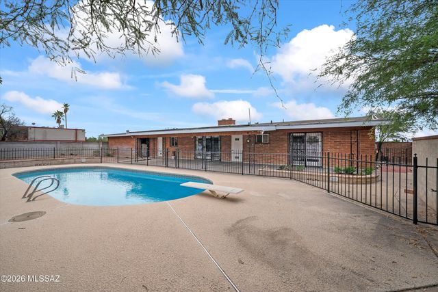 40 N Leonora Avenue, Tucson, AZ 85711